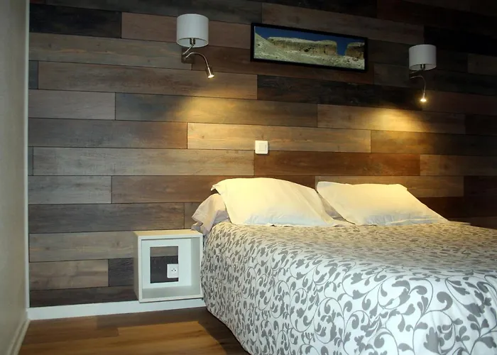 Otel Les Castets D'ayre 2*