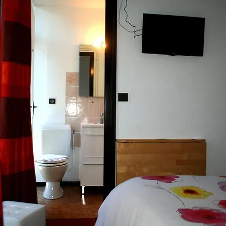 Les Castets D'ayré 2*